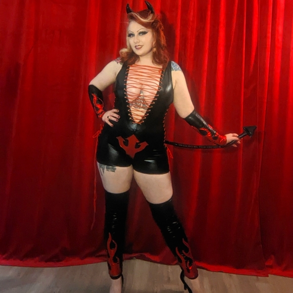 Wet look 6-piece laceup devil costume by Forplay size M/L new with packaging